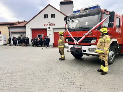 Gminne Święto Strażaków z poświęceniem wozu bojowego w Mchach