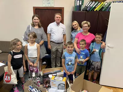 Przekazanie darów podopiecznym z Domu Dziecka w Górze