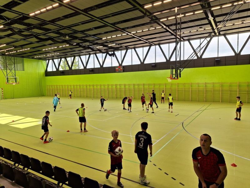 Rezerwacje boiska w hali widowiskowo-sportowej w Książu Wlkp.