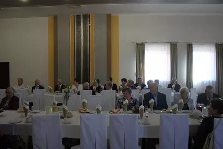 Zdjęcia przedstawiają uczestników biorących udział w uroczystości zorganizowanej z okazji wręczenia Medali za Długoletnie Pożycie Małżeńskie.  