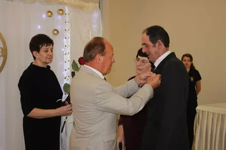 Zdjęcia przedstawiają uczestników biorących udział w uroczystości zorganizowanej z okazji wręczenia Medali za Długoletnie Pożycie Małżeńskie.  
