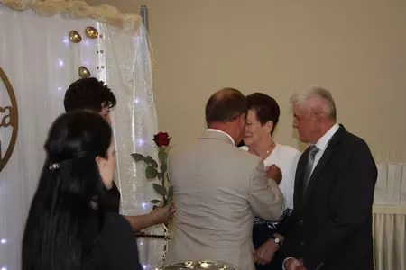 Zdjęcia przedstawiają uczestników biorących udział w uroczystości zorganizowanej z okazji wręczenia Medali za Długoletnie Pożycie Małżeńskie.  