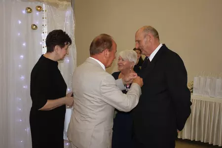 Zdjęcia przedstawiają uczestników biorących udział w uroczystości zorganizowanej z okazji wręczenia Medali za Długoletnie Pożycie Małżeńskie.  
