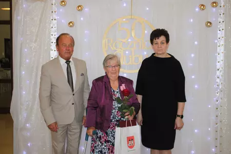 Zdjęcia przedstawiają uczestników biorących udział w uroczystości zorganizowanej z okazji wręczenia Medali za Długoletnie Pożycie Małżeńskie.  