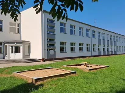 25 - lecie Szkoły Podstawowej im. Księdza Arcybiskupa Antoniego Baraniaka w Mchach z oddziałami przedszkolnymi